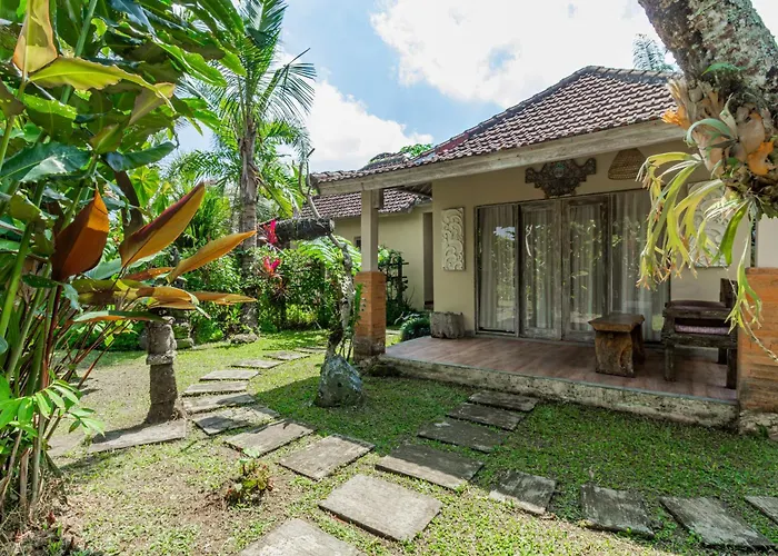 Capital O 94012 Dewa Jati House 3* Penginyahan
