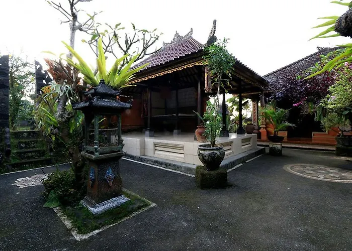 Capital O 94012 Dewa Jati House